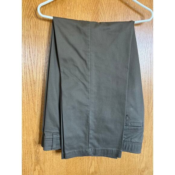 Lee Extreme Comfort brown, Flat Front, men's 38 x 30 casual/dress pants - Picture 1 of 9